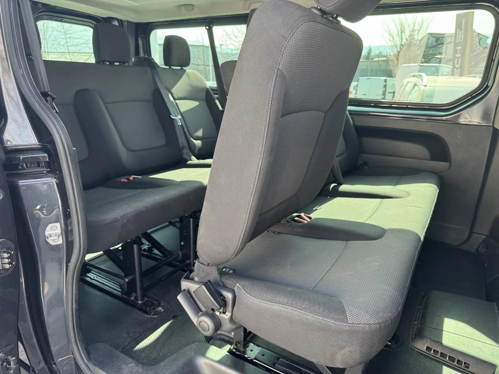 Renault Trafic 2.0dCi , снимка 10 - Бусове и автобуси - 53708576