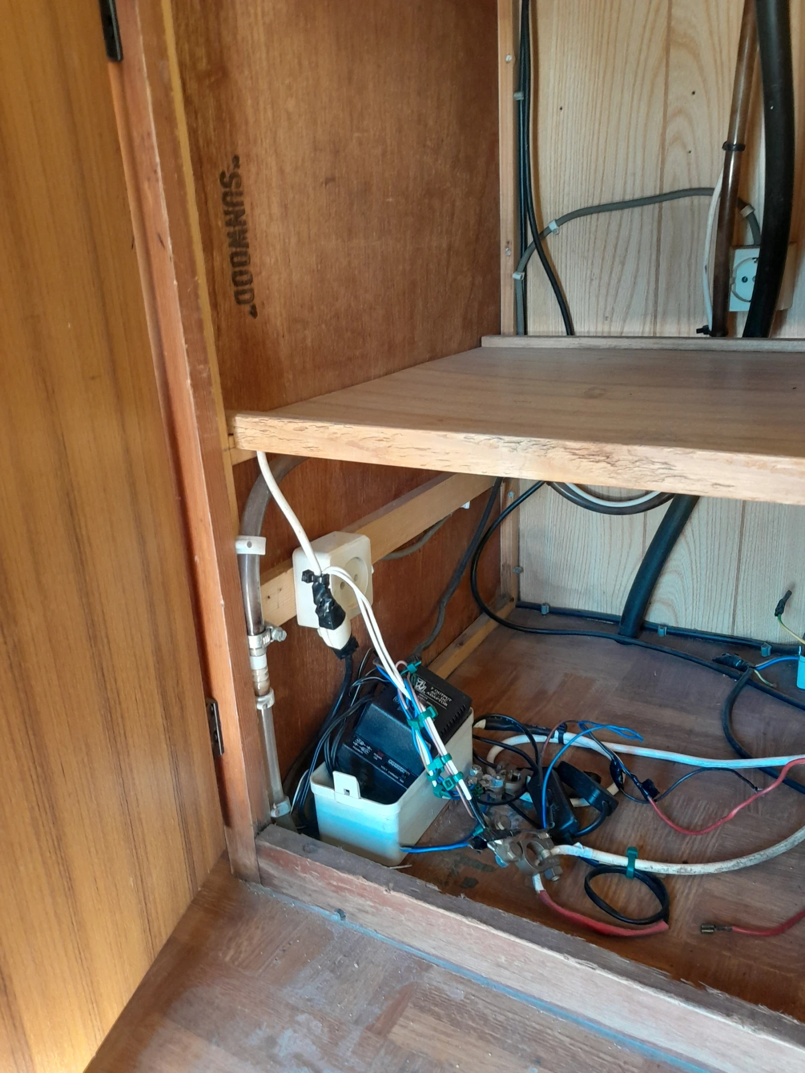 �������� Chateau | Mobile.bg � ����������� 10