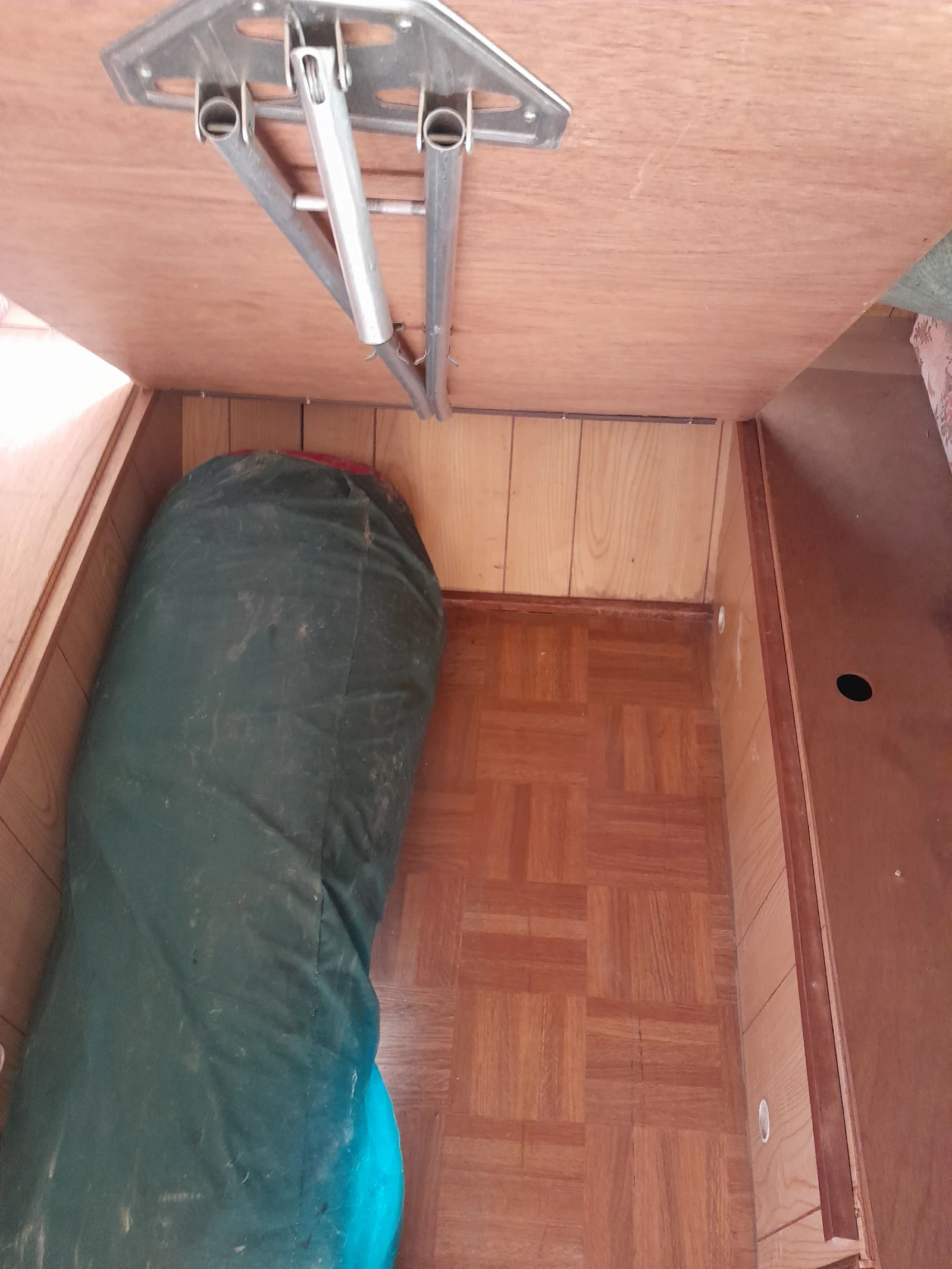 �������� Chateau | Mobile.bg � ����������� 8