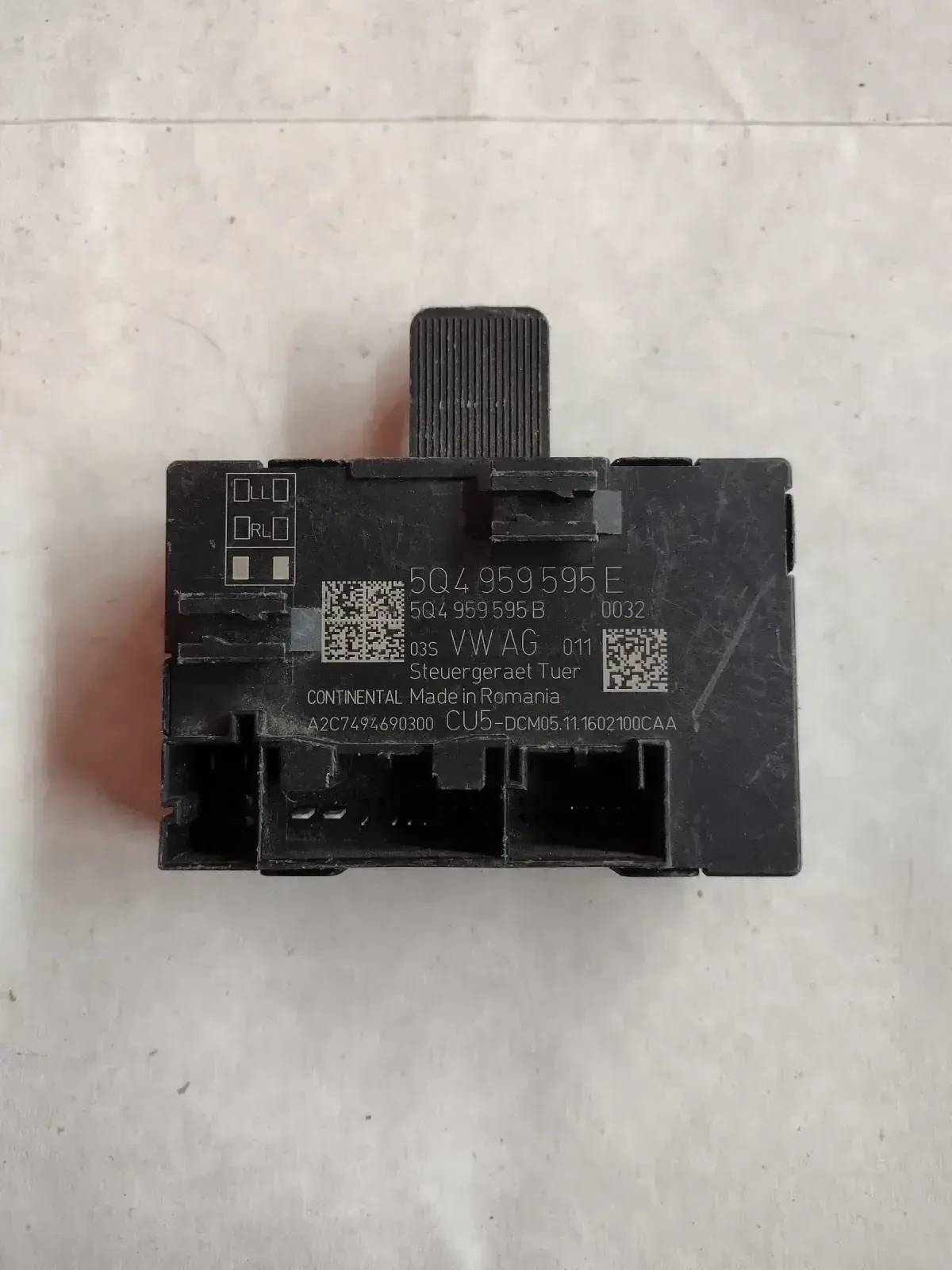 5Q4959595E ����� �� ���������� �� �����  VW, SKODA, SEAT   5Q4 959 595 E | Mobile.bg � ����������� 1