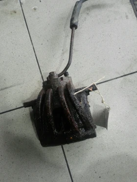 Спирачен апарат преден десен Чероки Спорт 2.5црд