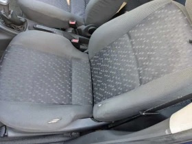 Ford Focus 1.6i 101кс., снимка 11