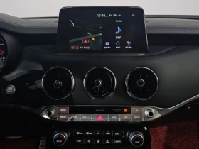 Kia Stinger 3.3 Turbo Awd Gt, снимка 13