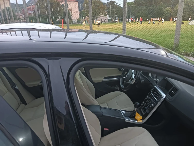 Volvo V60 DriveE, снимка 9 - Автомобили и джипове - 47537863