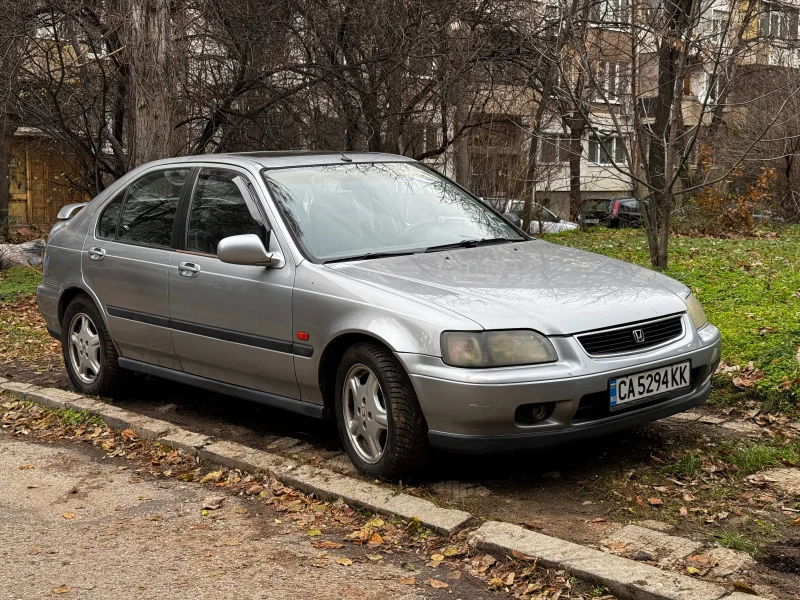 Honda Civic Fastback 1.6 V-Tec, снимка 1 - Автомобили и джипове - 48484732