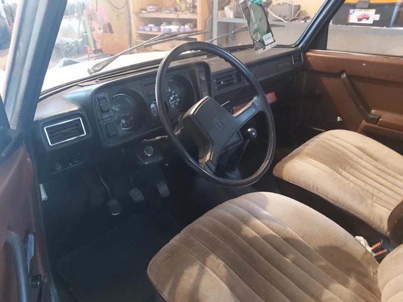 Lada 2105, снимка 10 - Автомобили и джипове - 49185636