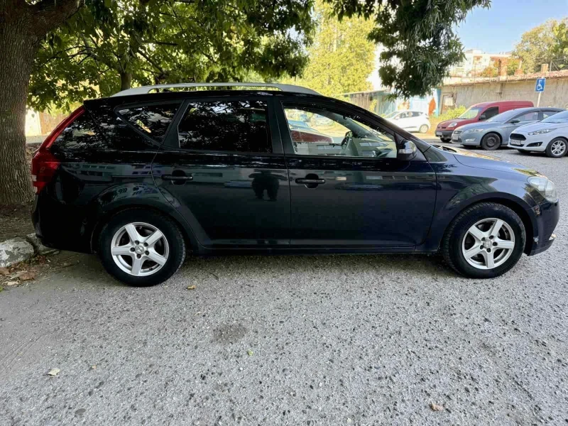 Kia Ceed, снимка 5 - Автомобили и джипове - 51997385