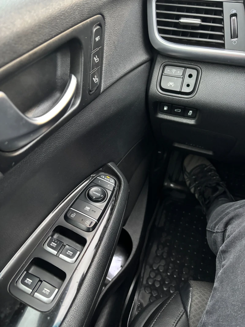 Kia Optima 1.7 crdi  Всички Екстри !, снимка 13 - Автомобили и джипове - 52862984