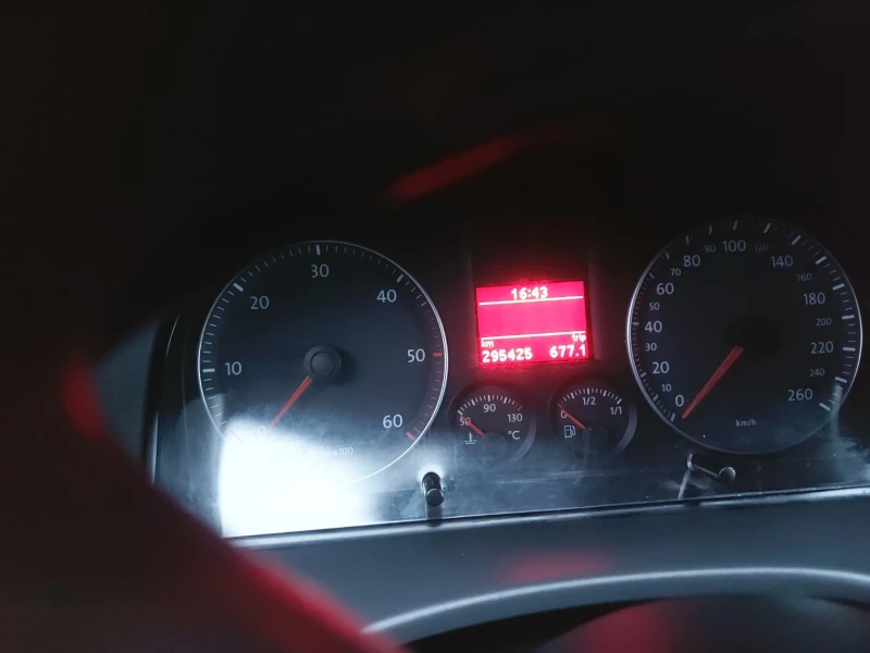 VW Caddy Maxi, снимка 7 - Автомобили и джипове - 52868636