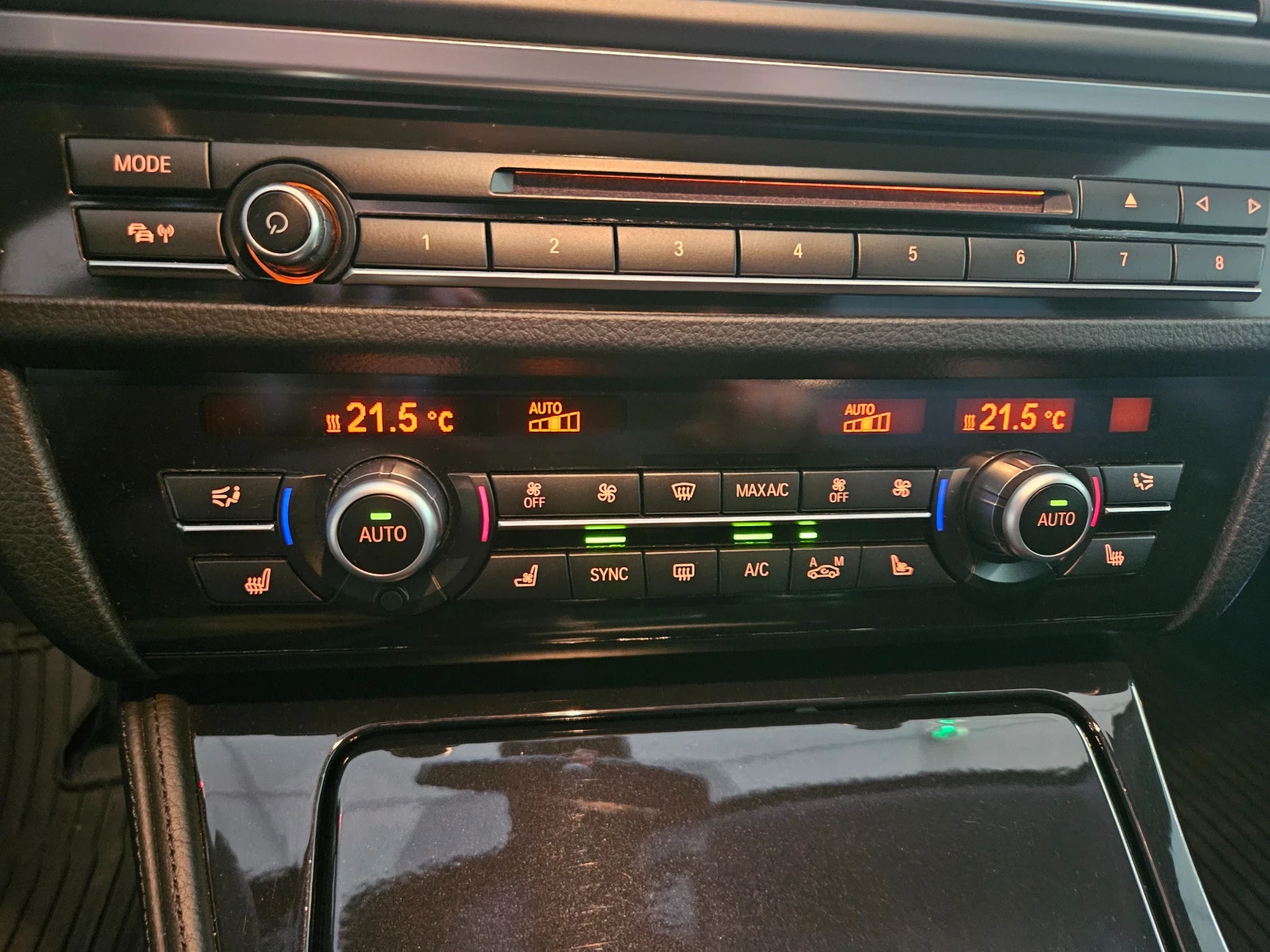 BMW 530 xd/LED/FACE, снимка 13 - Автомобили и джипове - 53845138