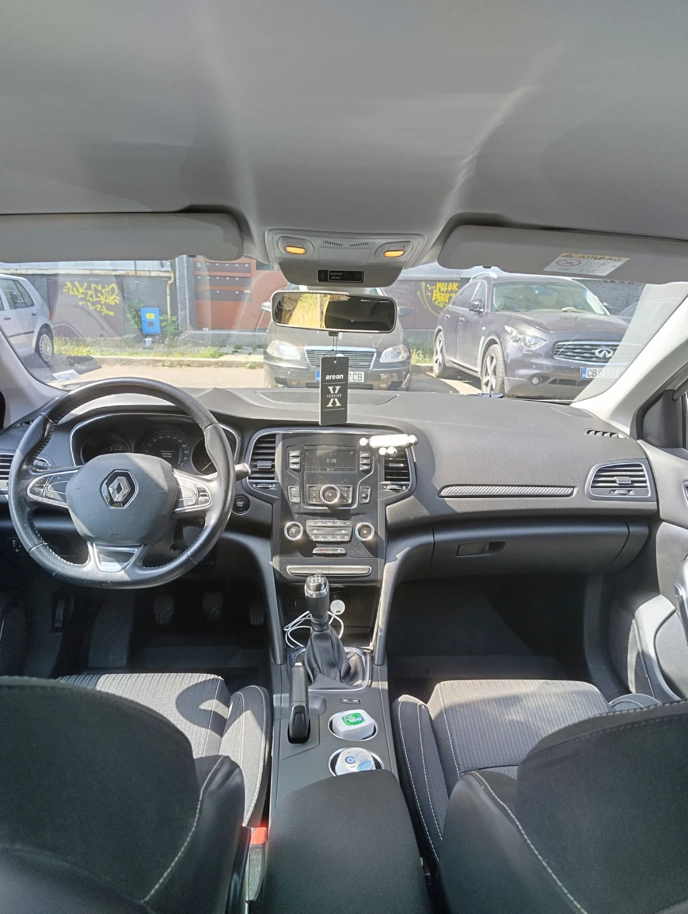 Renault Megane 1.6 SCe, снимка 8 - Автомобили и джипове - 54656864