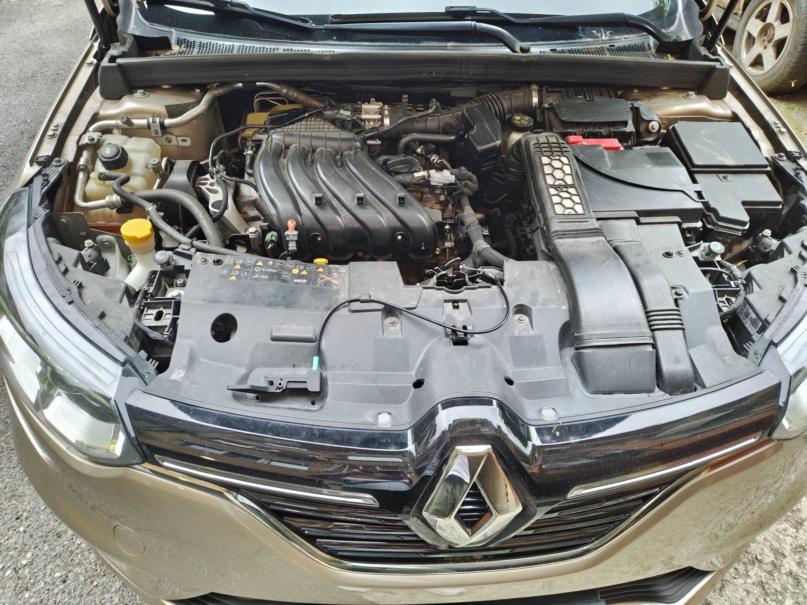 Renault Megane 1.6 SCe, снимка 13 - Автомобили и джипове - 54656864