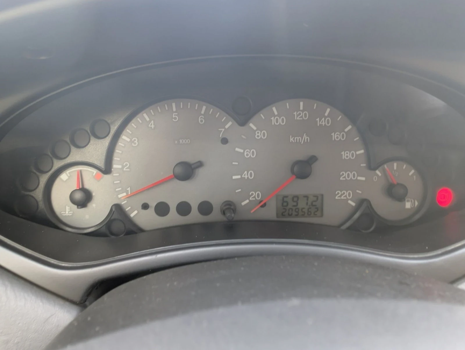 Ford Focus 1.6i 101кс., снимка 10 - Автомобили и джипове - 54670720