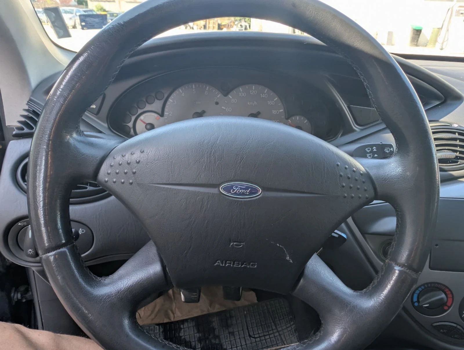 Ford Focus 1.6i 101кс., снимка 9 - Автомобили и джипове - 54670720