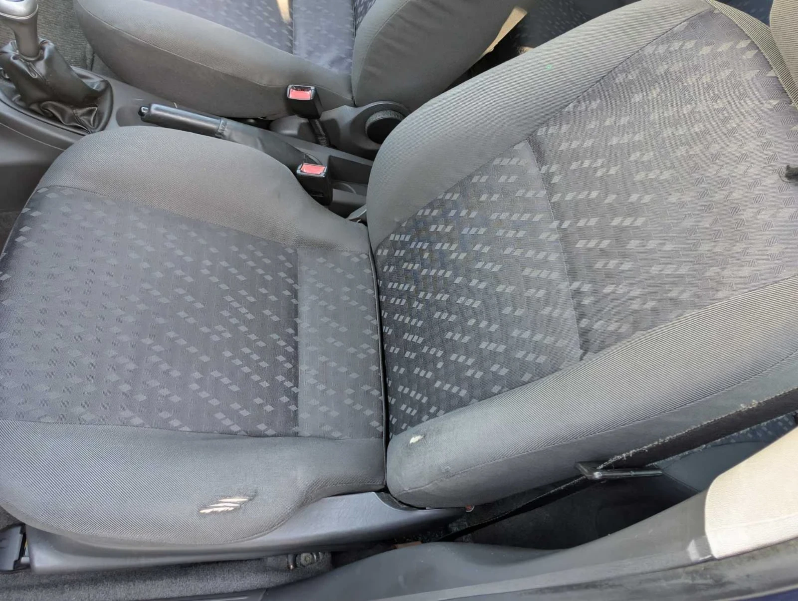 Ford Focus 1.6i 101кс., снимка 11 - Автомобили и джипове - 54670720