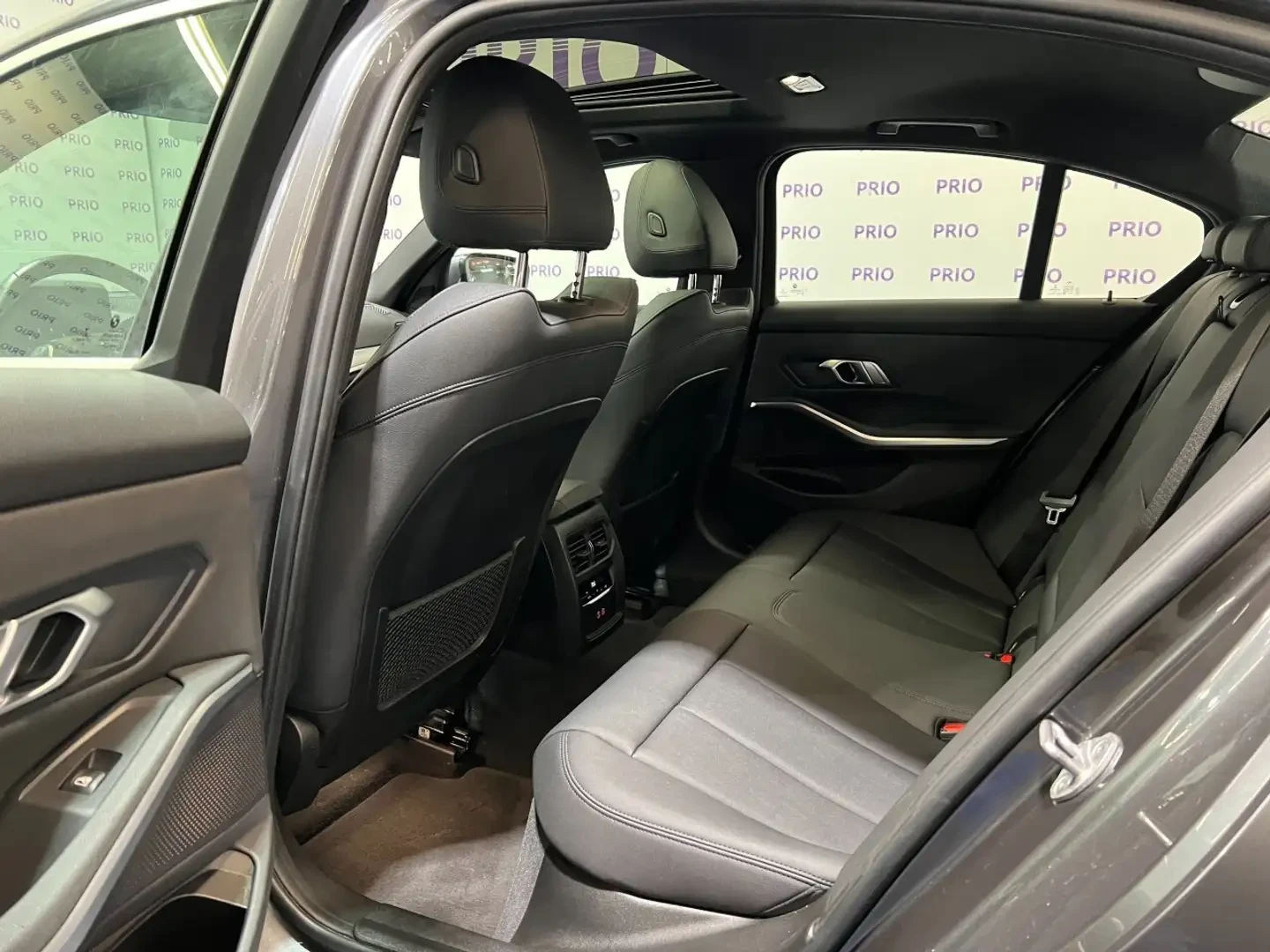 BMW 330 i XDrive * ПОДГРЕВ* ШИБЕДАХ, снимка 17 - Автомобили и джипове - 54957791
