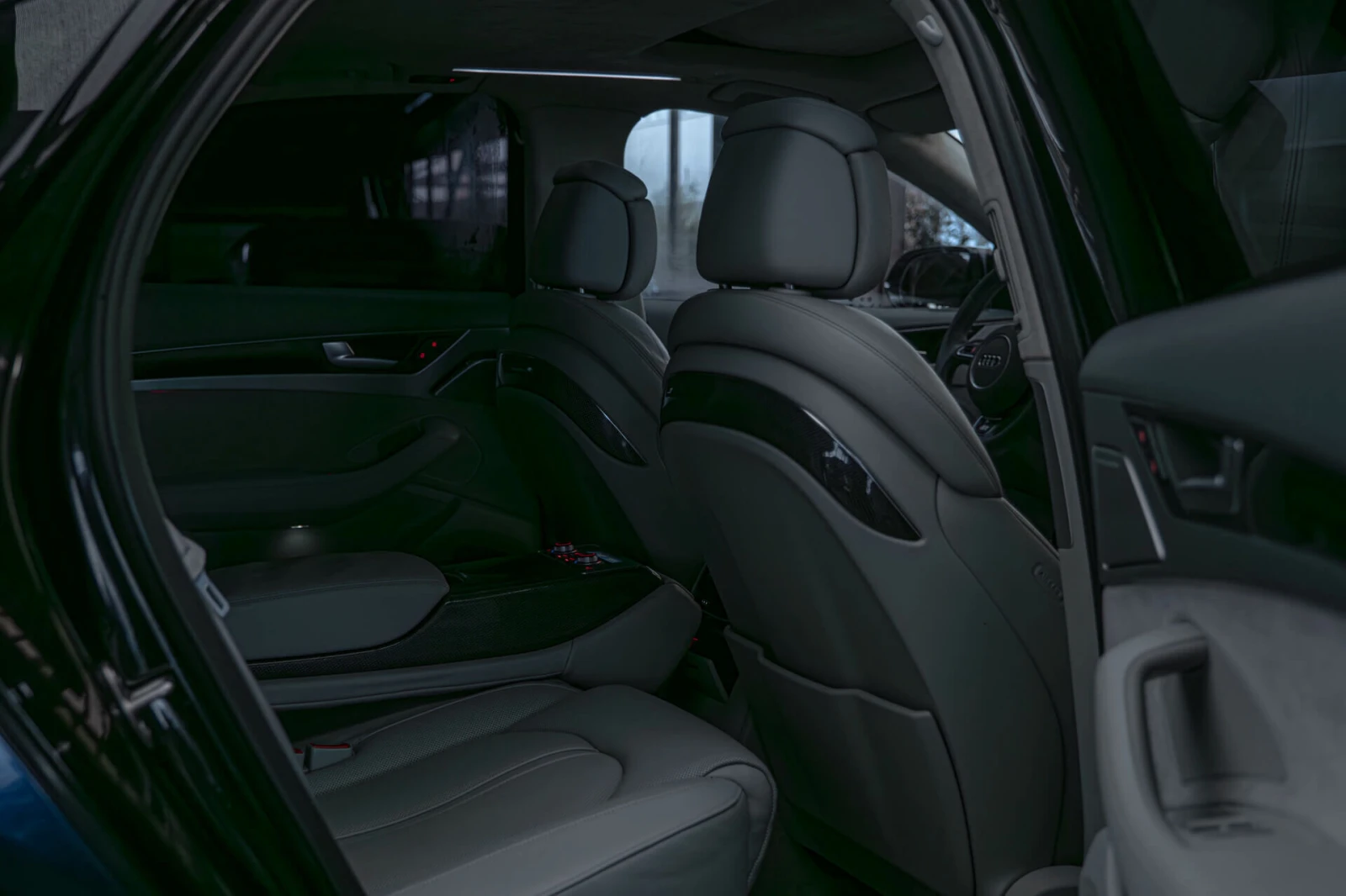 Audi S8 Matrix/Bose/Обдухване/Quattro/Алкантар, снимка 8 - Автомобили и джипове - 55341052