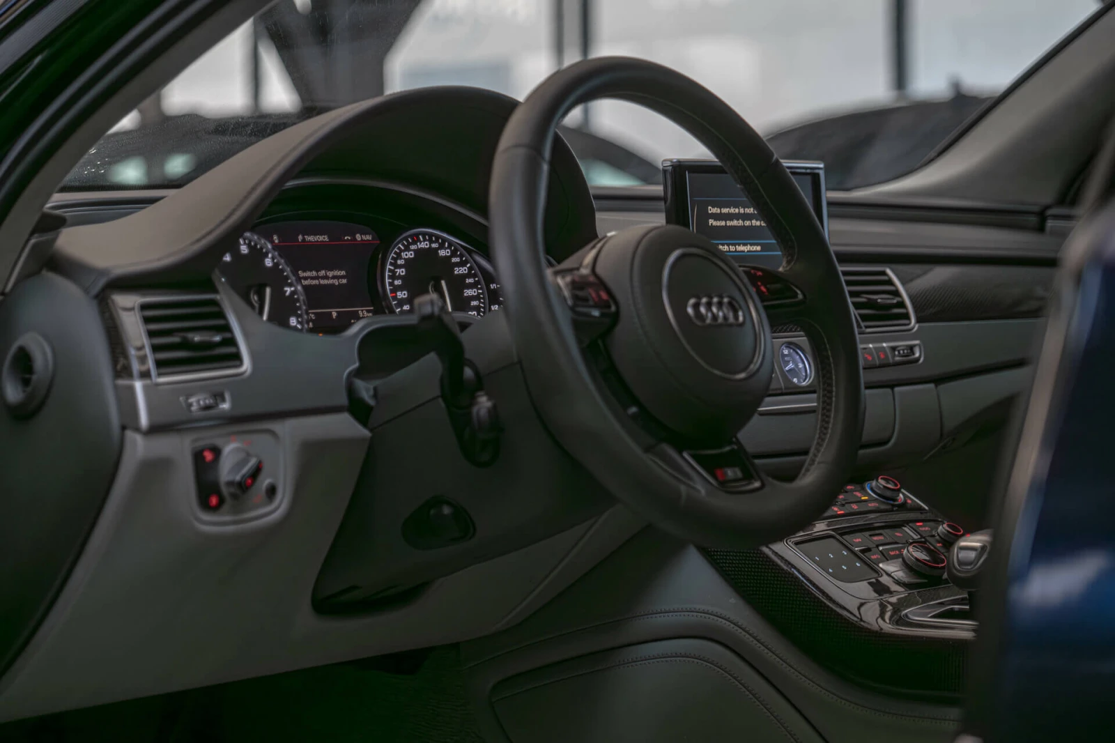 Audi S8 Matrix/Bose/Обдухване/Quattro/Алкантар, снимка 7 - Автомобили и джипове - 55341052
