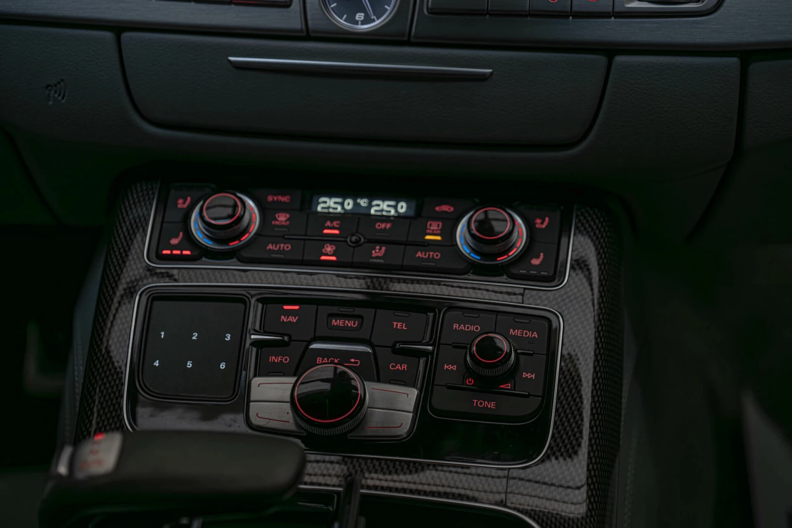 Audi S8 Matrix/Bose/Обдухване/Quattro/Алкантар, снимка 10 - Автомобили и джипове - 55341052