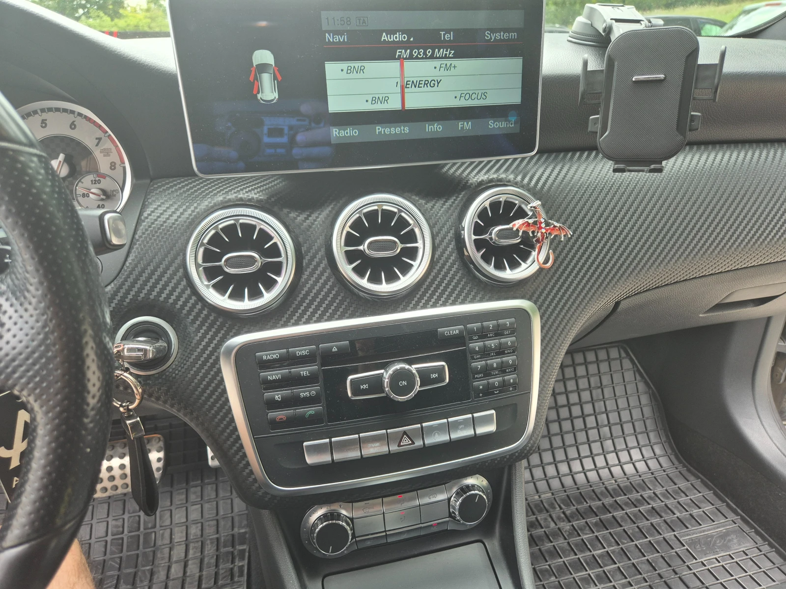 Mercedes-Benz A 180, снимка 10 - Автомобили и джипове - 56120365