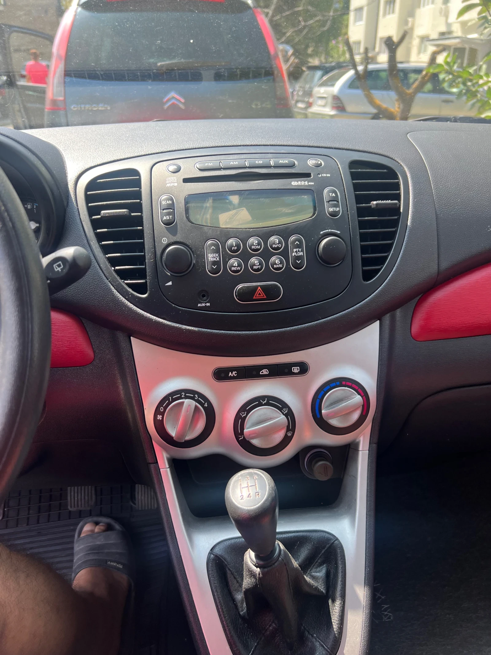 Hyundai I10, снимка 2 - Автомобили и джипове - 55602654