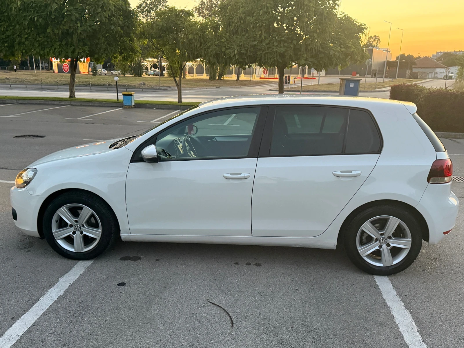 VW Golf 6 Facelift , снимка 7 - Автомобили и джипове - 55631797