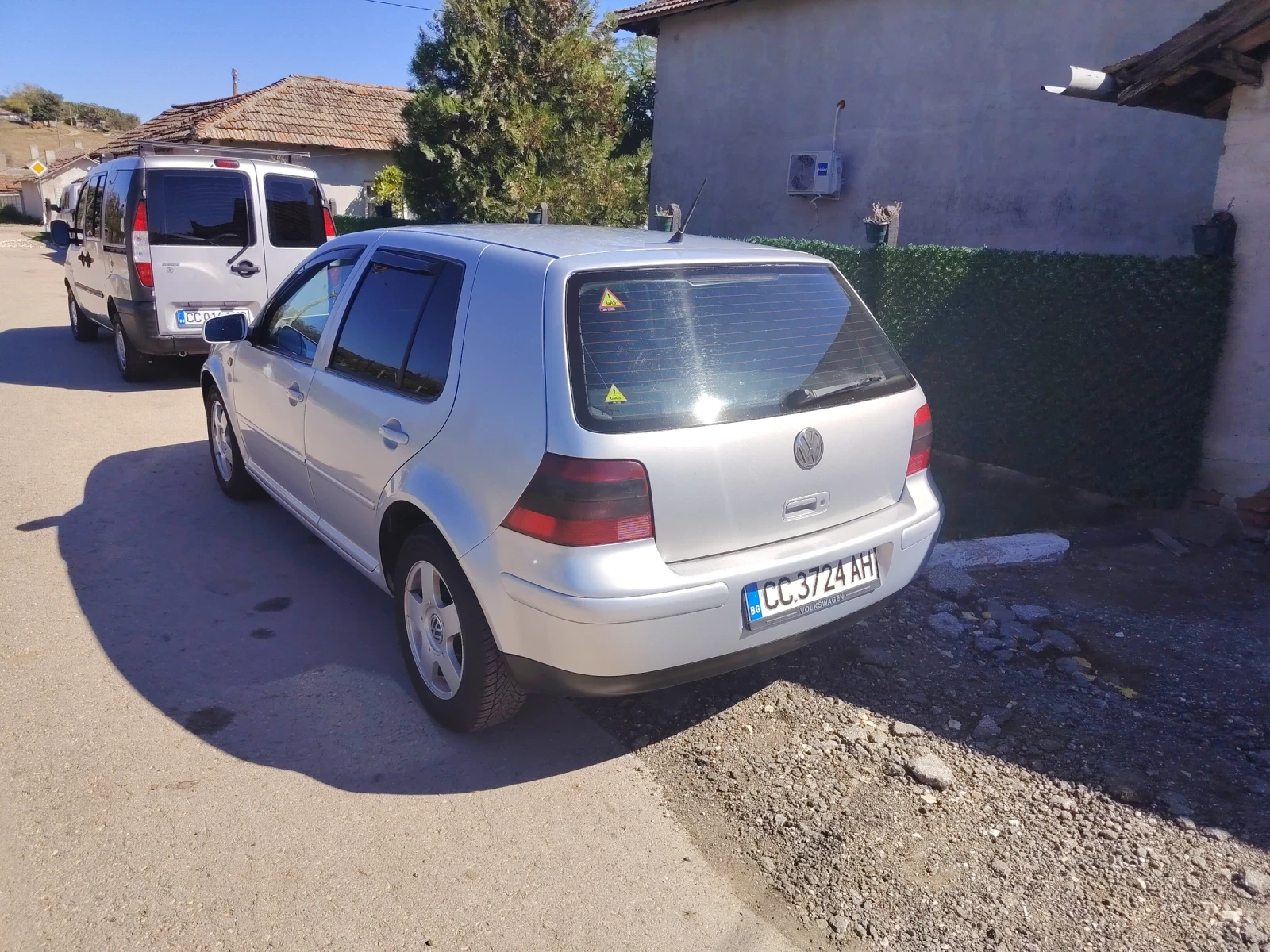 VW Golf 1.6sr, снимка 2 - Автомобили и джипове - 55961210