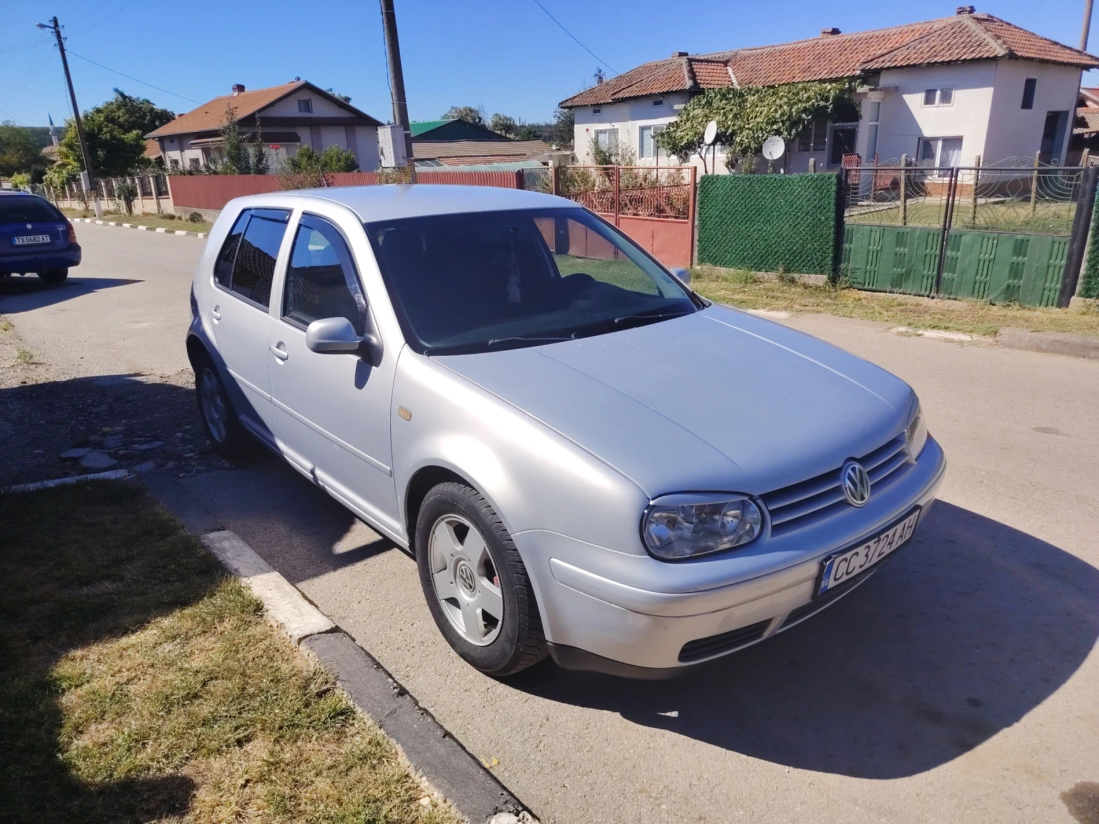 VW Golf 1.6sr, снимка 4 - Автомобили и джипове - 55961210