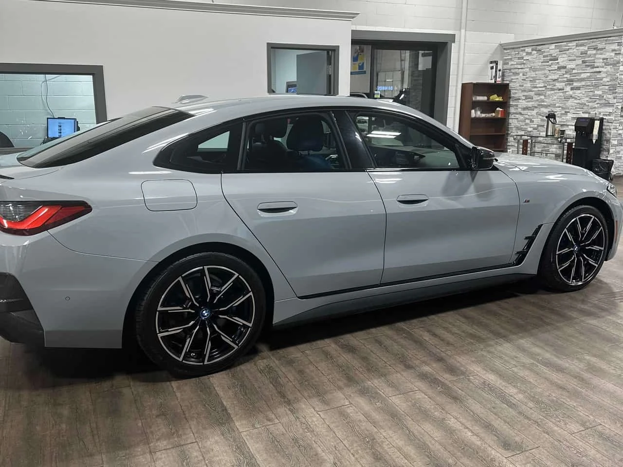 BMW i4 M50 xDrive  CARFAX, снимка 3 - Автомобили и джипове - 56703310