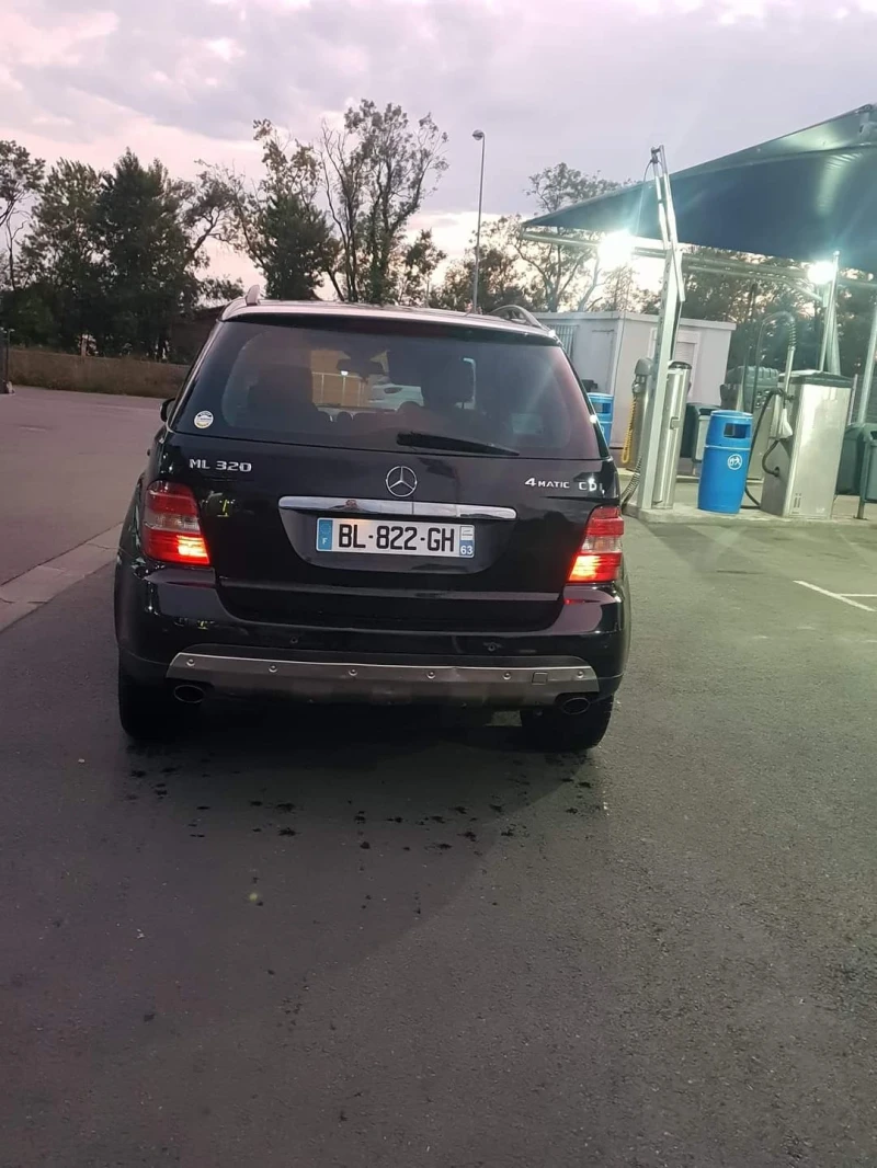 Mercedes-Benz ML 320, снимка 4 - Автомобили и джипове - 47846023