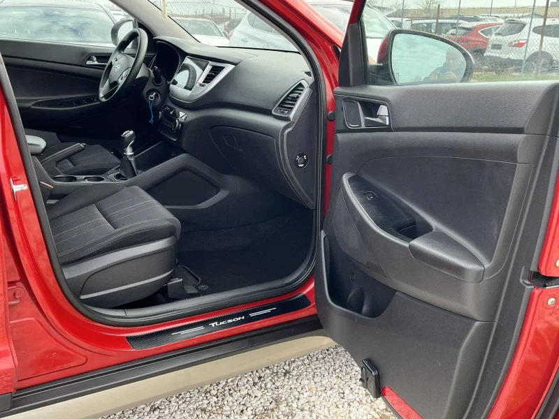 Hyundai Tucson 1.7, снимка 13 - Автомобили и джипове - 52917388