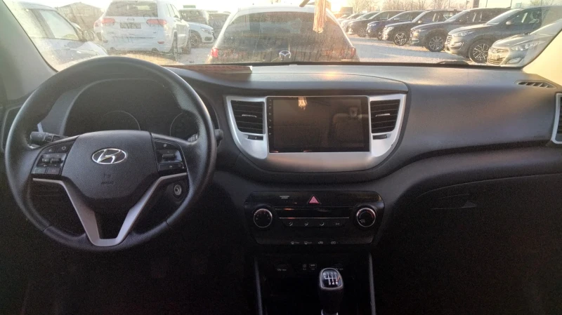 Hyundai Tucson 1.7, снимка 12 - Автомобили и джипове - 52917388