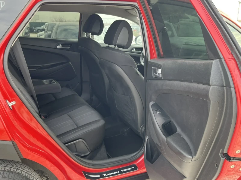 Hyundai Tucson 1.7, снимка 11 - Автомобили и джипове - 52917388