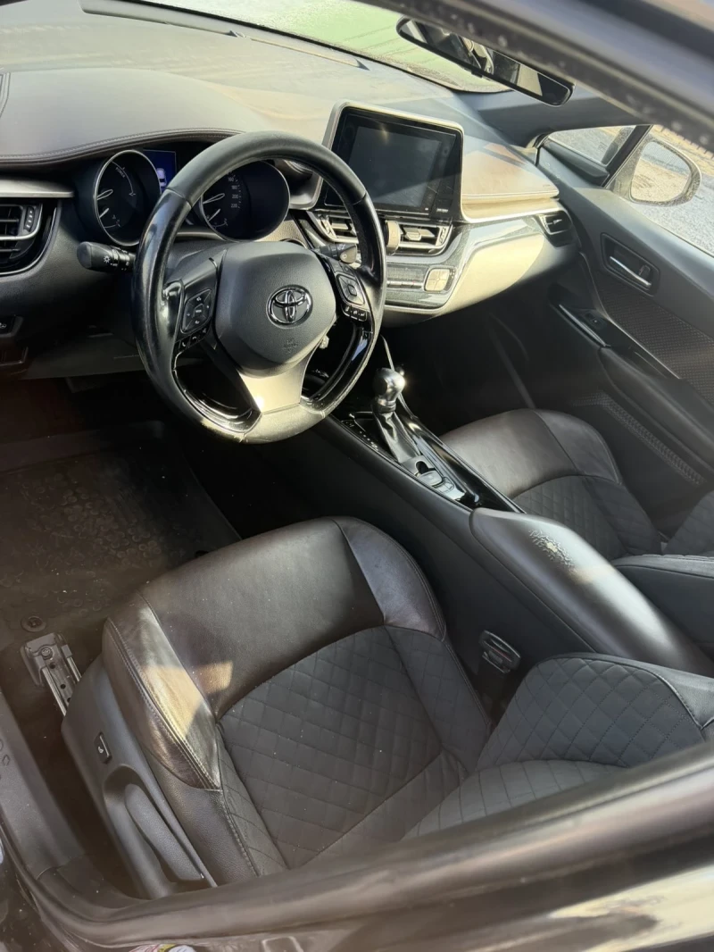Toyota C-HR 1.8 Хибрид, снимка 6 - Автомобили и джипове - 53151029