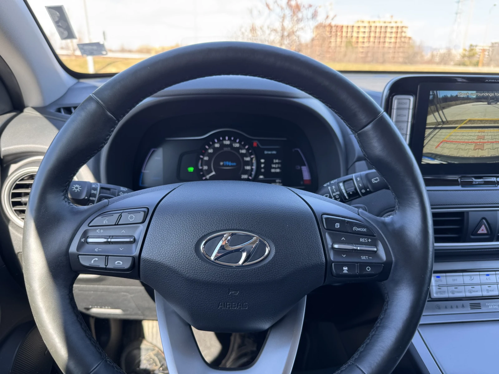Hyundai Kona 64kWh - изображение 6