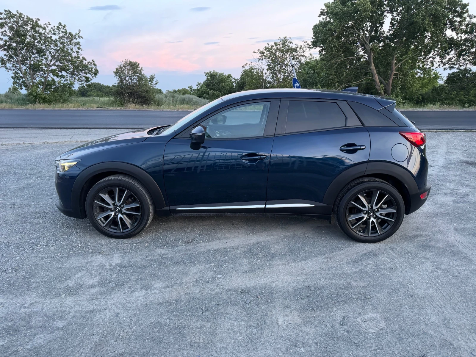 Mazda CX-3 REVOLUTION / 4Х4 / АВТОМАТИК / HEAD UP / ЕВРО6 , снимка 8 - Автомобили и джипове - 54542864