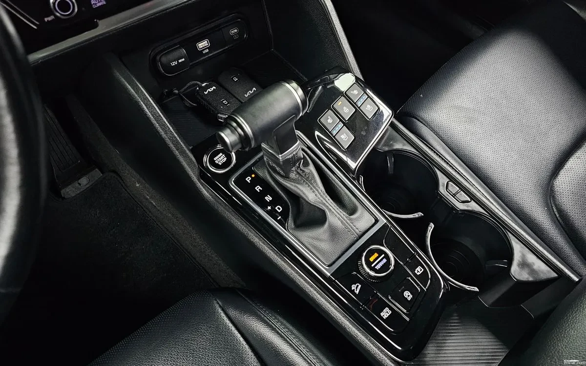 Kia Sportage 4WD, снимка 9 - Автомобили и джипове - 54749896