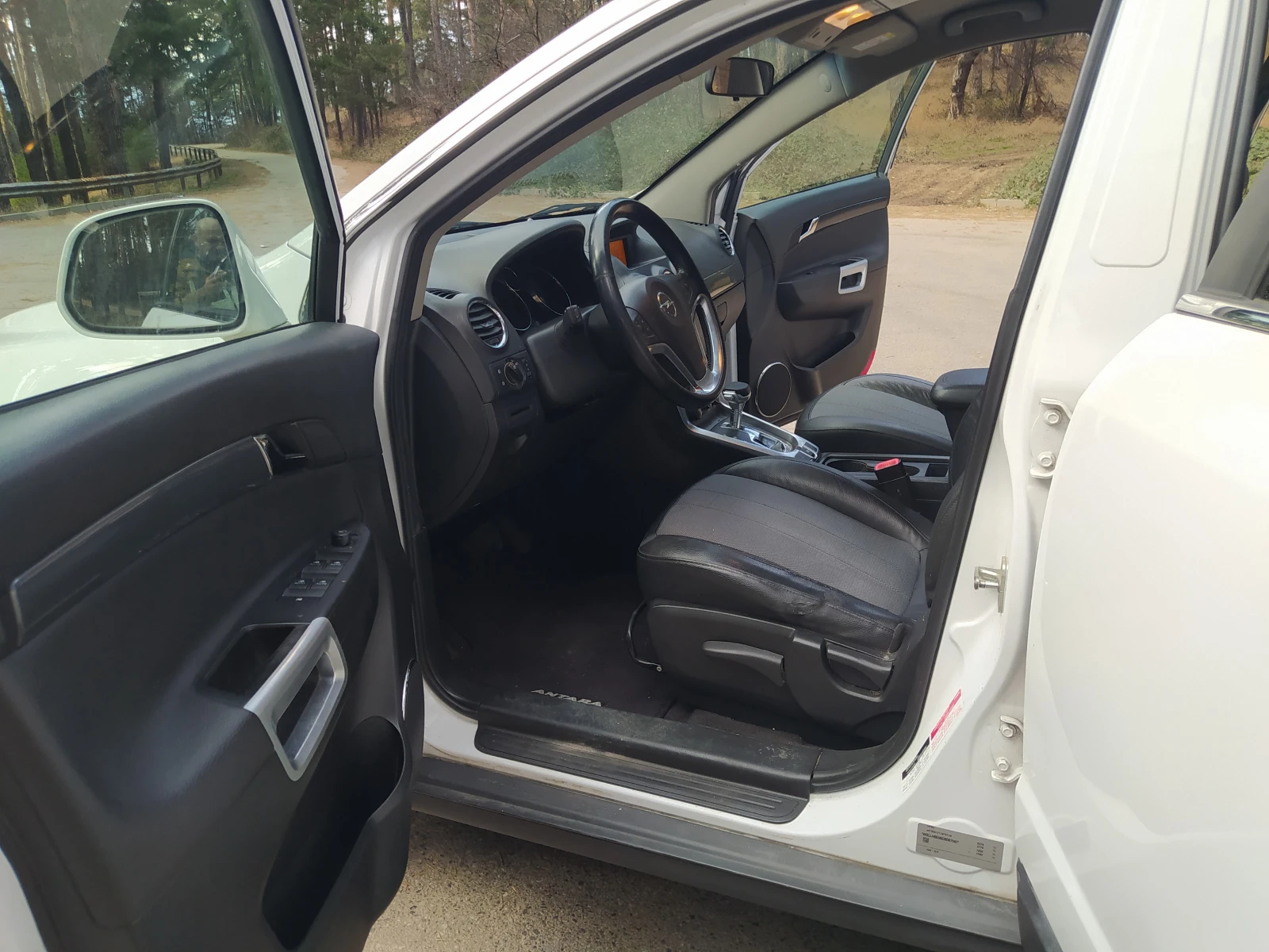 Opel Antara 2.4i, снимка 11 - Автомобили и джипове - 55050937