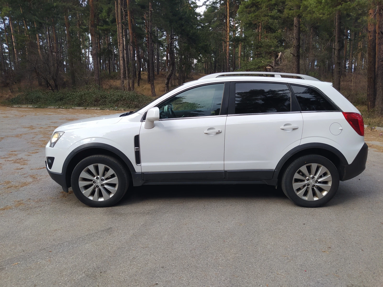 Opel Antara 2.4i, снимка 3 - Автомобили и джипове - 55050937