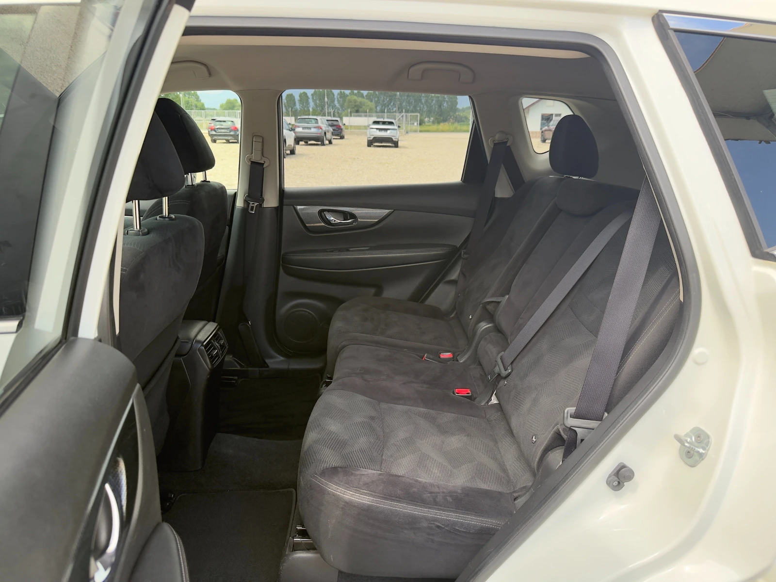 Nissan X-trail 1.6DCI Tekna 4WD/360-камери/Навигация/Лизинг , снимка 10 - Автомобили и джипове - 55124402