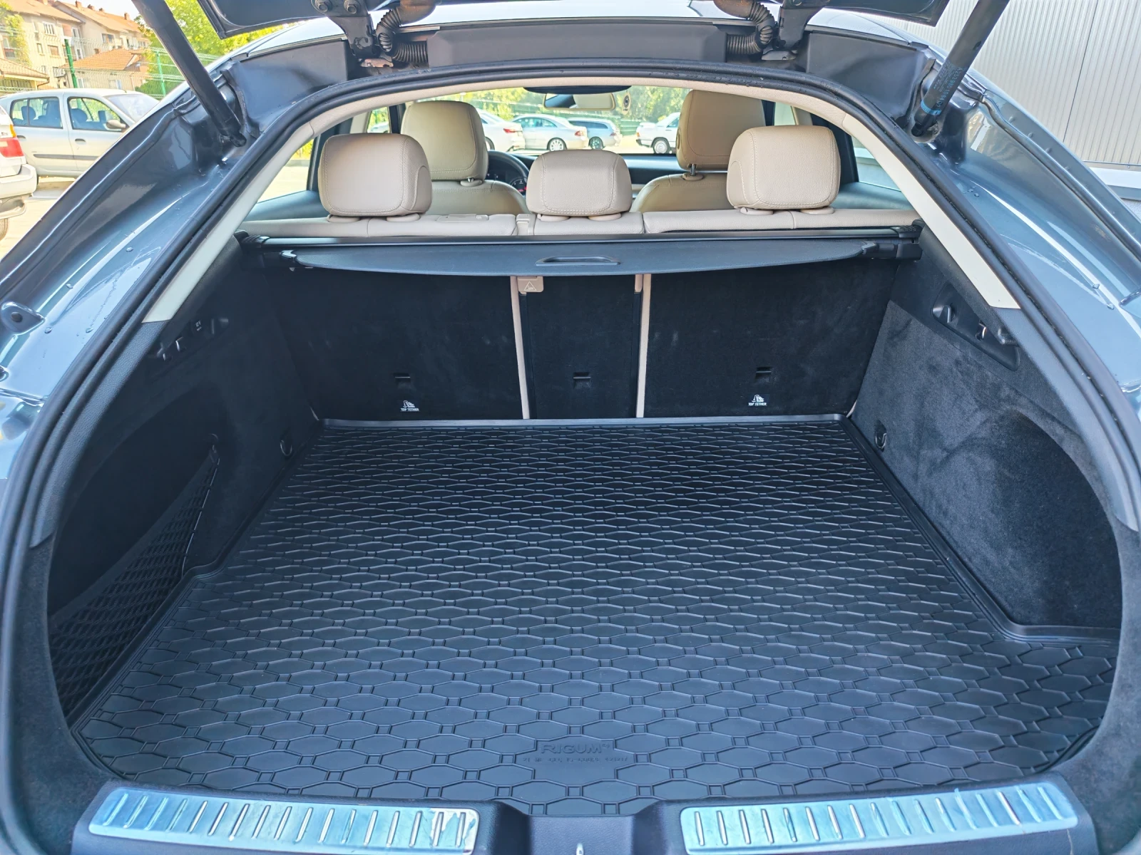 Mercedes-Benz GLC 250 COUPE, 4х4, КАТО НОВ, снимка 12 - Автомобили и джипове - 55993199
