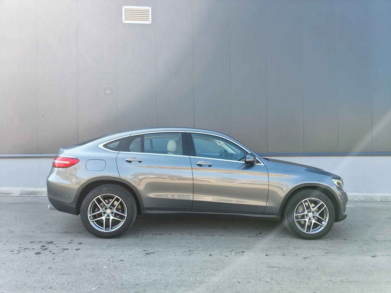 Mercedes-Benz GLC 250 COUPE, 4х4, КАТО НОВ, снимка 14 - Автомобили и джипове - 55993199