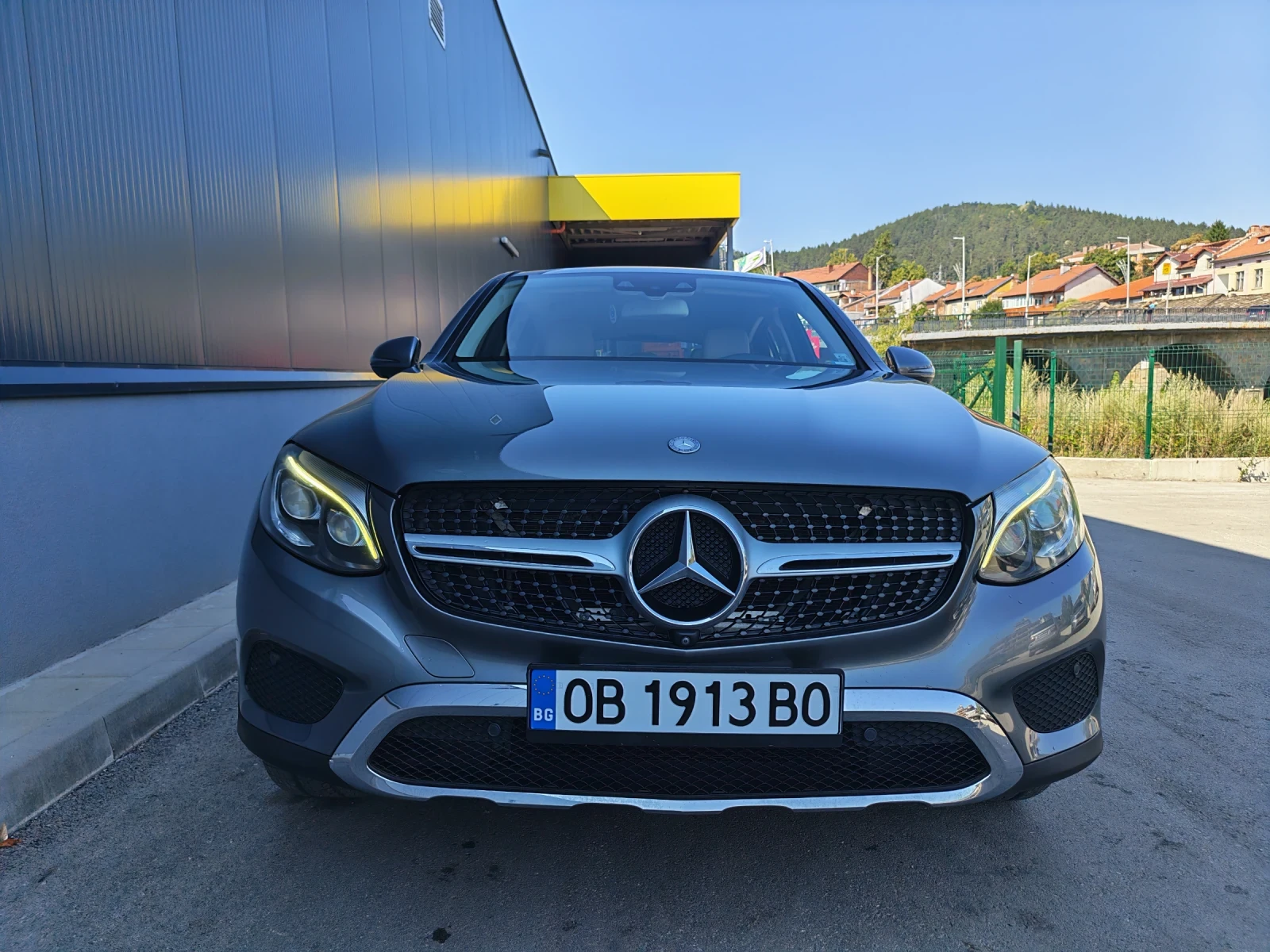 Mercedes-Benz GLC 250 COUPE, 4х4, КАТО НОВ, снимка 2 - Автомобили и джипове - 55993199
