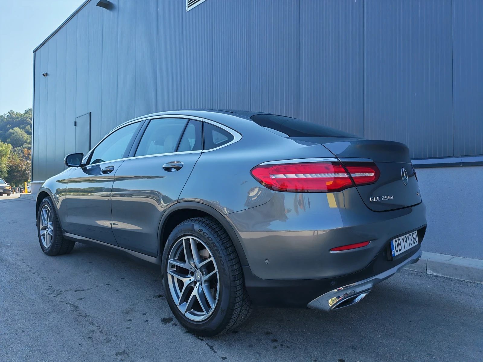 Mercedes-Benz GLC 250 COUPE, 4х4, КАТО НОВ, снимка 3 - Автомобили и джипове - 55993199