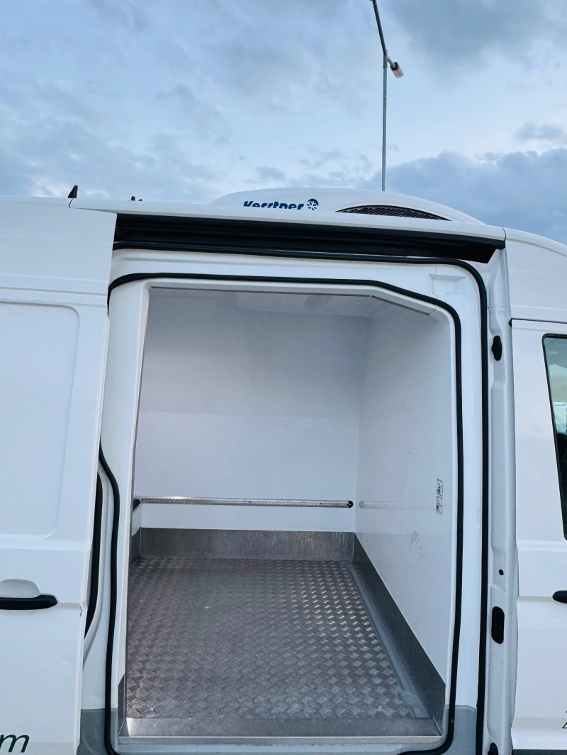 VW Crafter НОВ!Kerstner!Хладилен!Немски!КАТО НОВ!ТОП!КЛИМАТР!, снимка 14 - Бусове и автобуси - 52504524