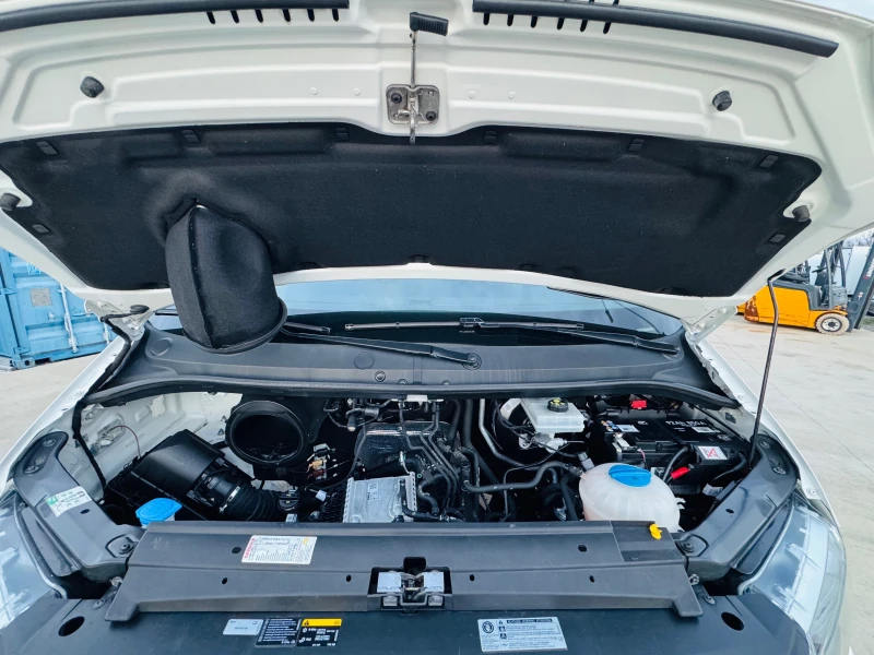 VW Crafter НОВ!Kerstner!Хладилен!Немски!КАТО НОВ!ТОП!КЛИМАТР!, снимка 11 - Бусове и автобуси - 52504524