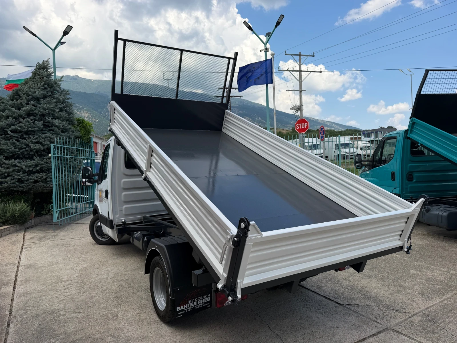 Iveco Daily 3.0HPI* Климатик* Тристранен самосвал* 3.80м кош, снимка 9 - Бусове и автобуси - 55121661