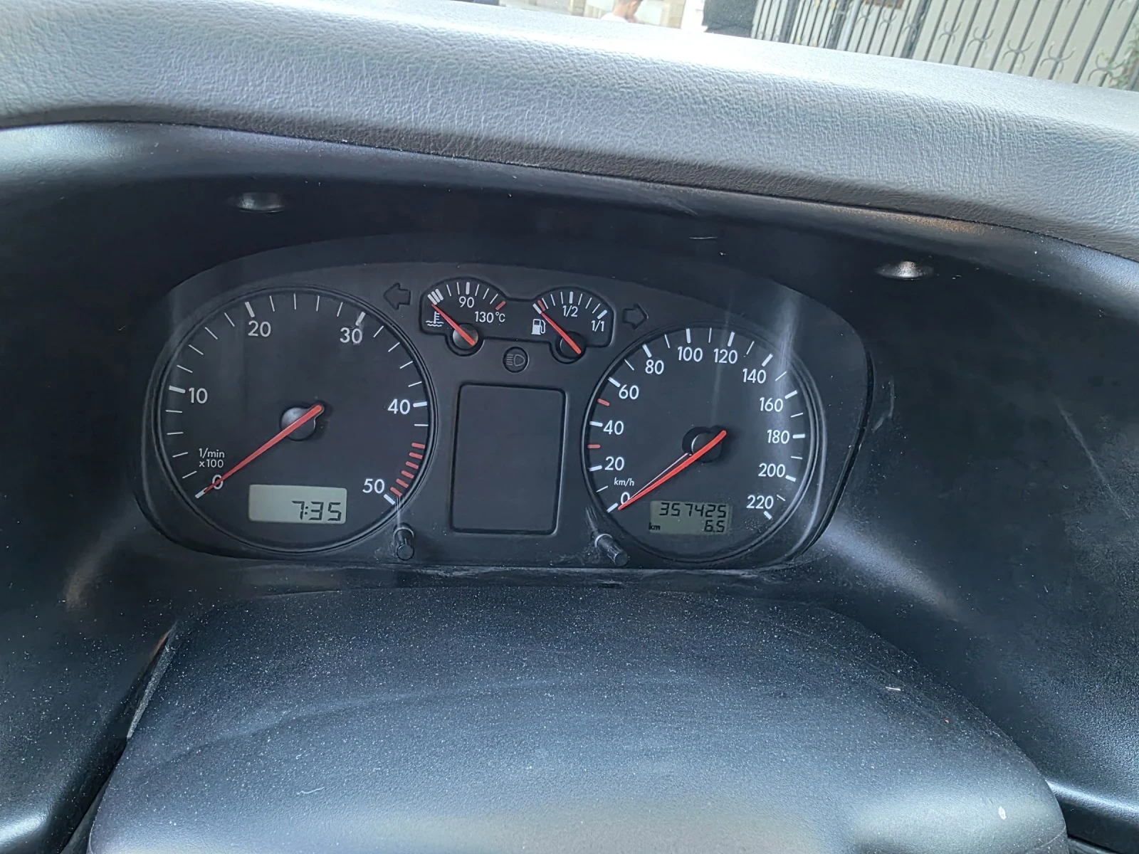 VW Caravelle 2, 5 TDI 102ps.8места климатроник , снимка 14 - Бусове и автобуси - 55284627