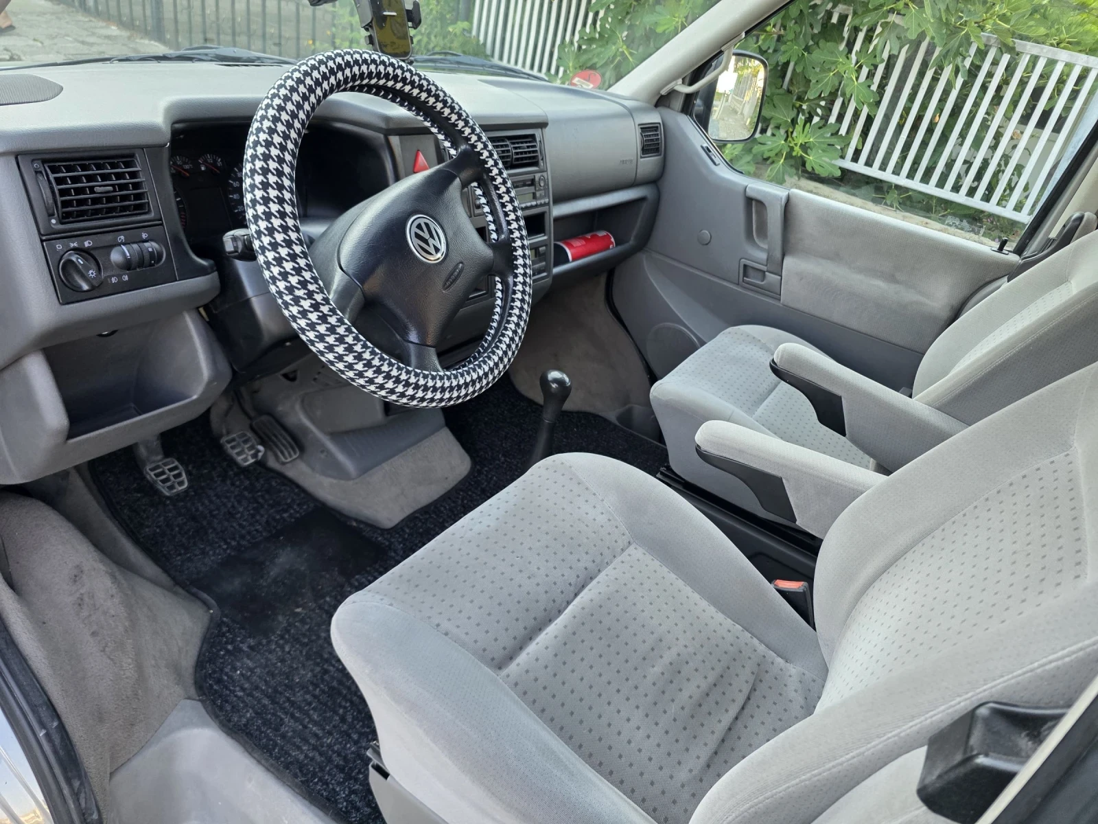 VW Caravelle 2, 5 TDI 102ps.8места климатроник , снимка 13 - Бусове и автобуси - 55284627
