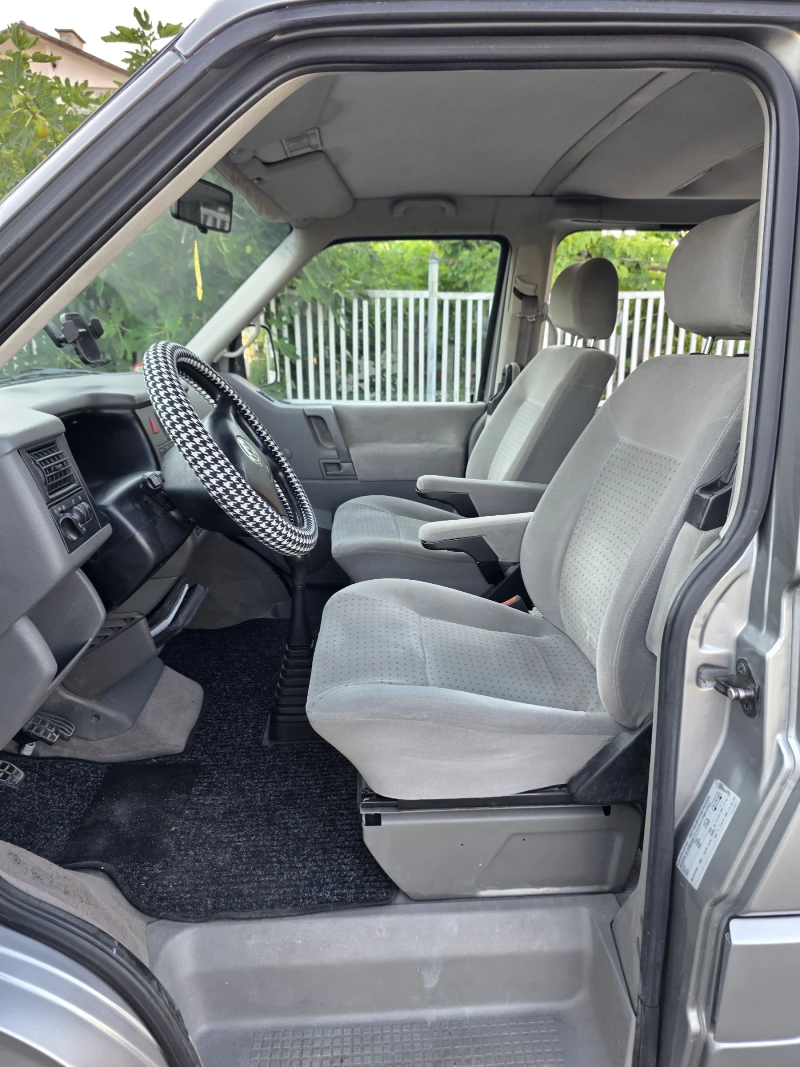 VW Caravelle 2, 5 TDI 102ps.8места климатроник , снимка 10 - Бусове и автобуси - 55284627